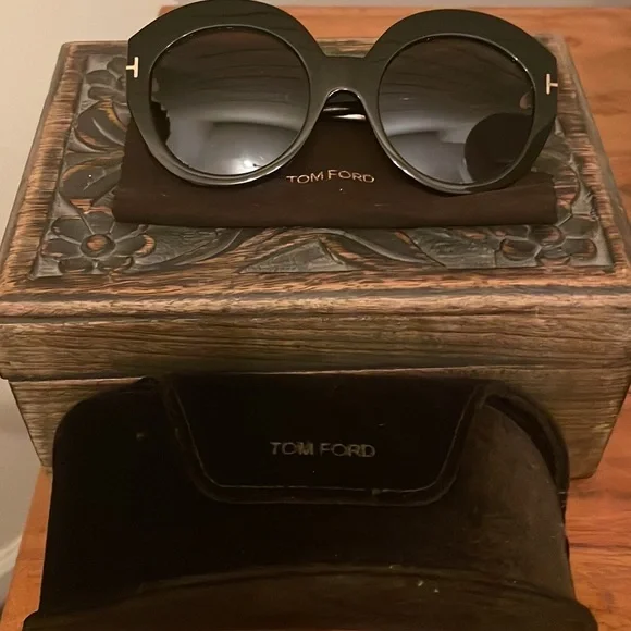 Tom Ford Sunglasses - Picture 1 of 4